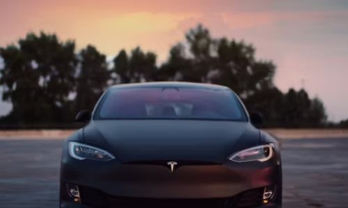 Why Tesla is leading the Electric car manufacturing race?