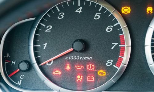 This guide will provide a detailed explanation of common car dash indicator lights, their meanings, and the actions you should take when they illuminate.